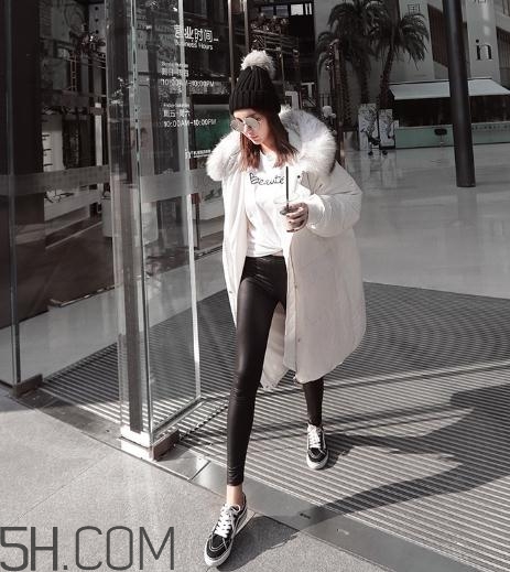 羽絨服毛領(lǐng)掉毛怎么辦？羽絨服毛領(lǐng)是什么毛？