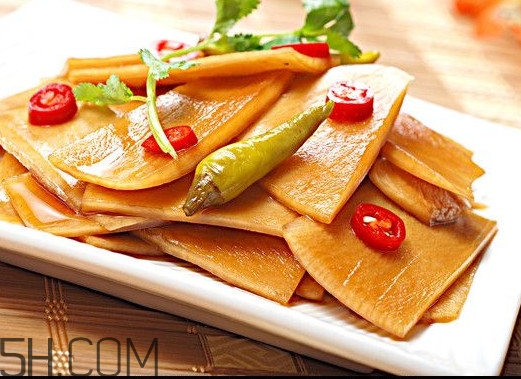 泡蘿卜用什么容器裝好？泡蘿卜一定要放花椒和白酒嗎