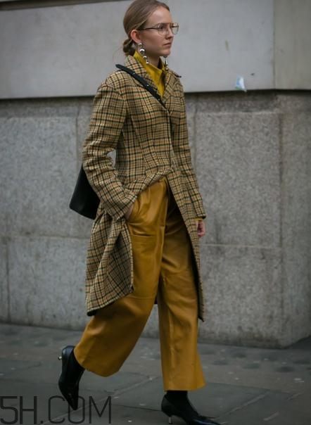 格子大衣搭配什么鞋子？格子大衣搭配鞋子圖片