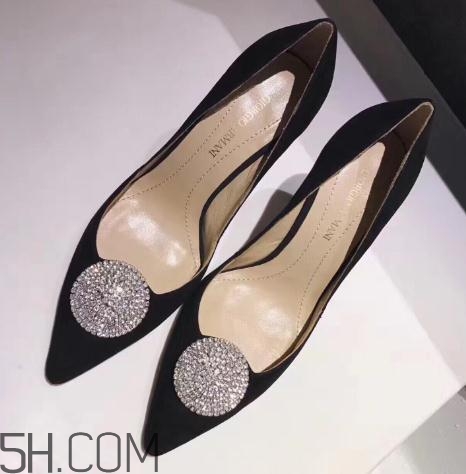 阿瑪尼鞋子質(zhì)量好嗎？阿瑪尼的鞋子好穿嗎？