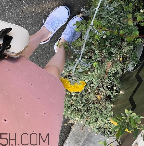 帆布鞋能光腳穿嗎？帆布鞋可以墊增高墊嗎？