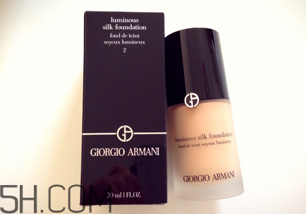 阿瑪尼粉底液有幾款？關(guān)于使用粉底液的小知識(shí)