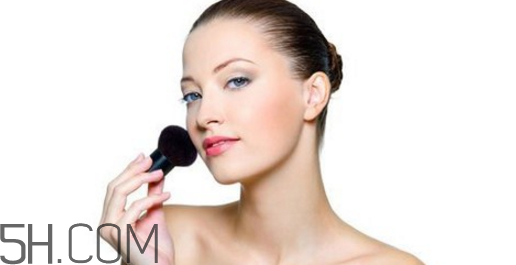 用粉底液之前用什么打底？粉底棒和粉底液的區(qū)別