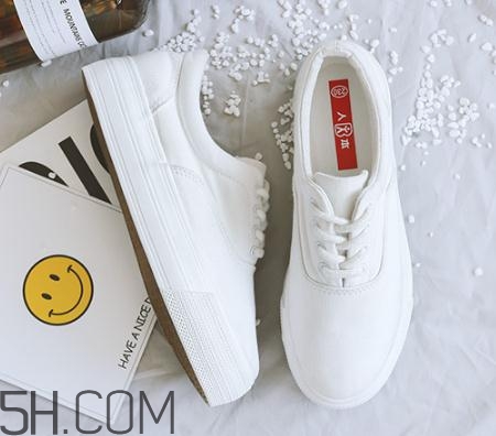 帆布鞋有膠味怎么去掉？帆布鞋上的膠水怎么洗？