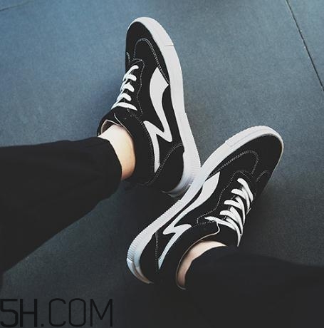 帆布鞋有油怎么清洗？帆布鞋上的油漬怎么去掉？