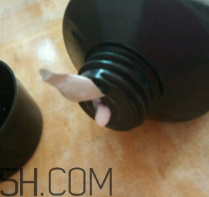 雅芳小黑裙香體乳怎么樣？雅芳小黑裙香體乳好用嗎？