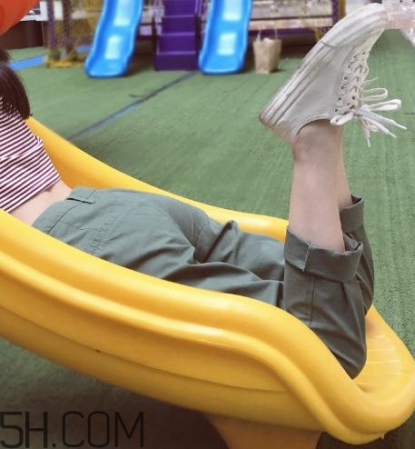 帆布鞋鞋底發(fā)黃怎么辦？帆布鞋鞋底怎么洗白？