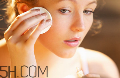 為什么洗臉要用洗面奶？洗面奶的基本使用方法