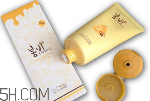 為什么洗臉要用洗面奶？洗面奶的基本使用方法