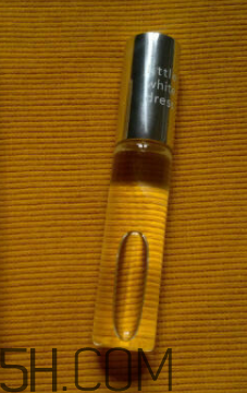 雅芳小黑裙走珠香水怎么樣？雅芳小黑裙走珠香水好聞嗎？