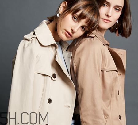 風衣腰帶怎么系 風衣腰帶后系法圖解 風衣腰帶怎么系 風衣腰帶后系法圖解