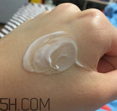 露得清身體乳怎么樣？露得清身體乳好用嗎？