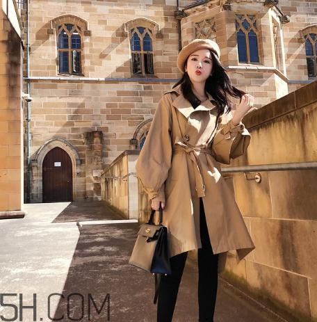 風衣買大點還是小點？風衣買大了怎么辦？