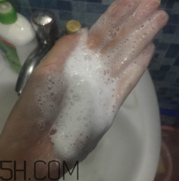 露得清綿密洗面奶怎么樣？露得清綿密洗面奶好用嗎？