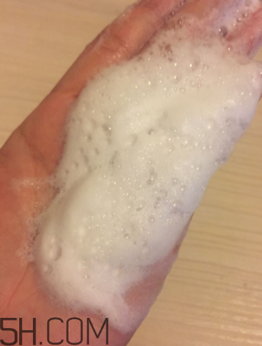 露得清綿密洗面奶怎么樣？露得清綿密洗面奶好用嗎？