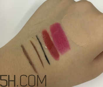 露得清洗卸潔顏露怎么用？露得清洗卸潔顏露好用嗎？