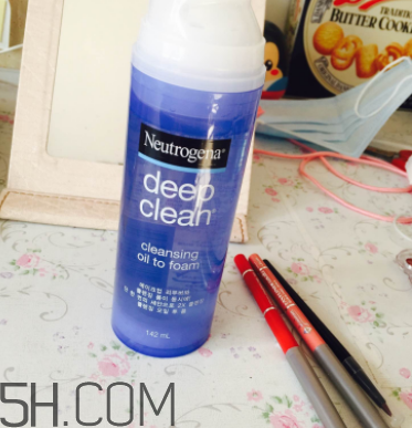 露得清洗卸潔顏露怎么用？露得清洗卸潔顏露好用嗎？