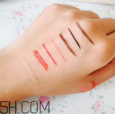 露得清洗卸潔顏露怎么用？露得清洗卸潔顏露好用嗎？