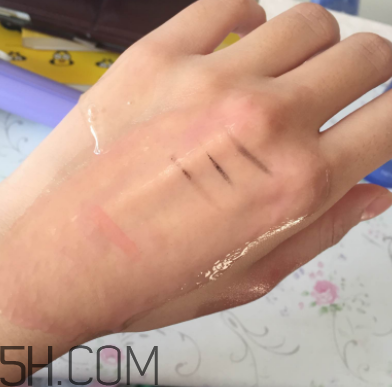 露得清洗卸潔顏露怎么用？露得清洗卸潔顏露好用嗎？