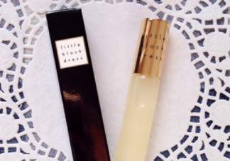 雅芳小黑裙走珠香水怎么樣？雅芳小黑裙走珠香水好聞嗎？