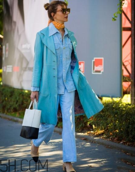 牛仔喇叭褲配什么上衣？牛仔喇叭褲搭配上衣圖片