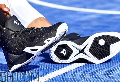 籃球鞋怎么清洗？籃球鞋可以水洗嗎？