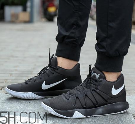 籃球鞋鞋底硬怎么辦？籃球鞋什么底最耐磨？