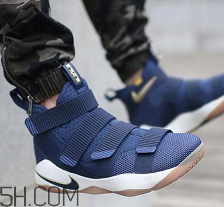 籃球鞋磨腳踝怎么辦？籃球鞋磨腳后跟怎么辦？