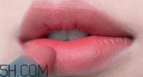 小蜜蜂唇膏筆怎么樣？小蜜蜂唇膏筆好用嗎？