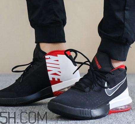 籃球鞋鞋碼偏大嗎？籃球鞋會(huì)越穿越大嗎？