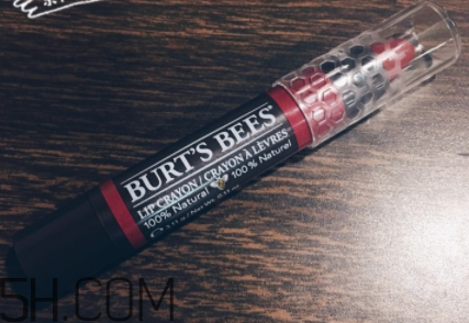 小蜜蜂唇膏筆多少錢？小蜜蜂唇膏筆很貴嗎？