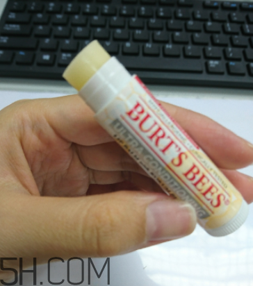 小蜜蜂細(xì)致修護(hù)唇膏怎么樣？好用嗎？