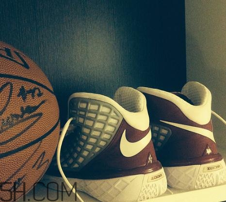 后衛(wèi)適合穿什么籃球鞋？適合后衛(wèi)的籃球鞋推薦