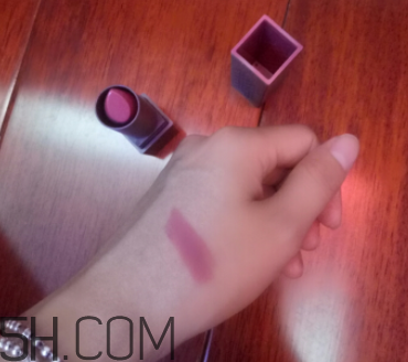 小蜜蜂口紅孕婦能用嗎？小蜜蜂口紅怎么樣？