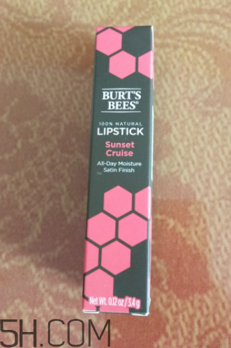 小蜜蜂口紅好用嗎？小蜜蜂口紅試色