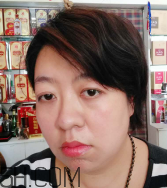 小蜜蜂口紅好用嗎？小蜜蜂口紅試色