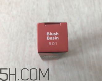 小蜜蜂口紅好用嗎？小蜜蜂口紅試色