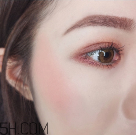 腮紅怎么打顯臉小 不同臉型怎么畫腮紅顯臉小 腮紅怎么打顯臉小 不同臉型怎么畫腮紅顯臉小