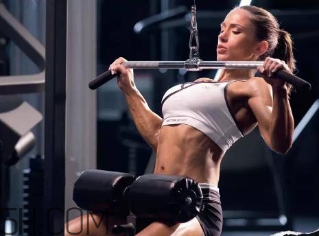 高位下拉練哪些肌肉？高位下拉的標準動作