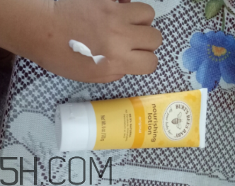 小蜜蜂潤膚露怎么樣？小蜜蜂潤膚露好用嗎？