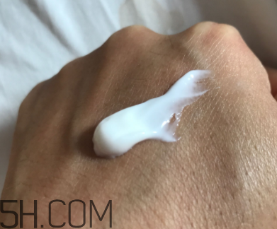 小蜜蜂潤膚露怎么樣？小蜜蜂潤膚露好用嗎？