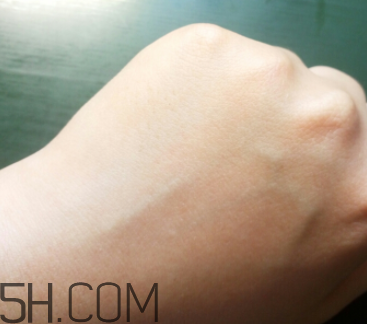 小蜜蜂水洗面膜敷多長(zhǎng)時(shí)間？小蜜蜂水洗面膜用法