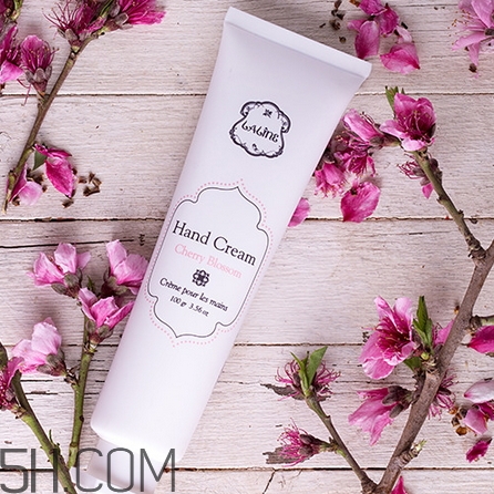 歐舒丹護(hù)手霜和laline護(hù)手霜哪個(gè)好_評(píng)測(cè)對(duì)比 歐舒丹護(hù)手霜和laline護(hù)手霜哪個(gè)好_評(píng)測(cè)對(duì)比