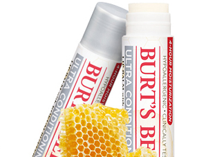 小蜜蜂細(xì)致修護(hù)唇膏很油嗎？夏天用合適嗎？