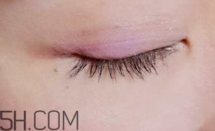 維尼小熊眼影好用嗎？維尼小熊眼影色號(hào)試色