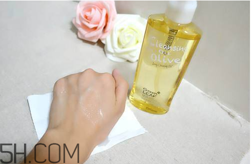 卸妝油可以祛痘嗎？卸妝油的錯(cuò)誤用法