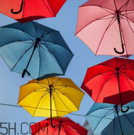 女生說記得帶傘什么意思？女生說雨傘什么意思？