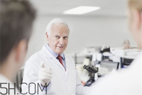 白內(nèi)障會(huì)引起頭疼嗎？白內(nèi)障會(huì)引起眼壓高嗎？