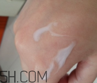 御泥坊黑玫瑰潔面乳怎么樣？御泥坊黑玫瑰潔面乳好用嗎？