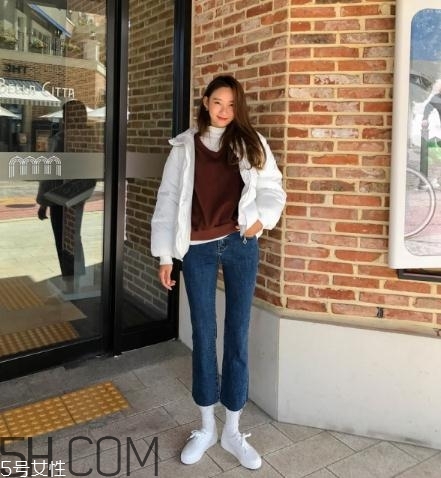 白色羽絨服怎么搭配？白色羽絨服搭配圖片